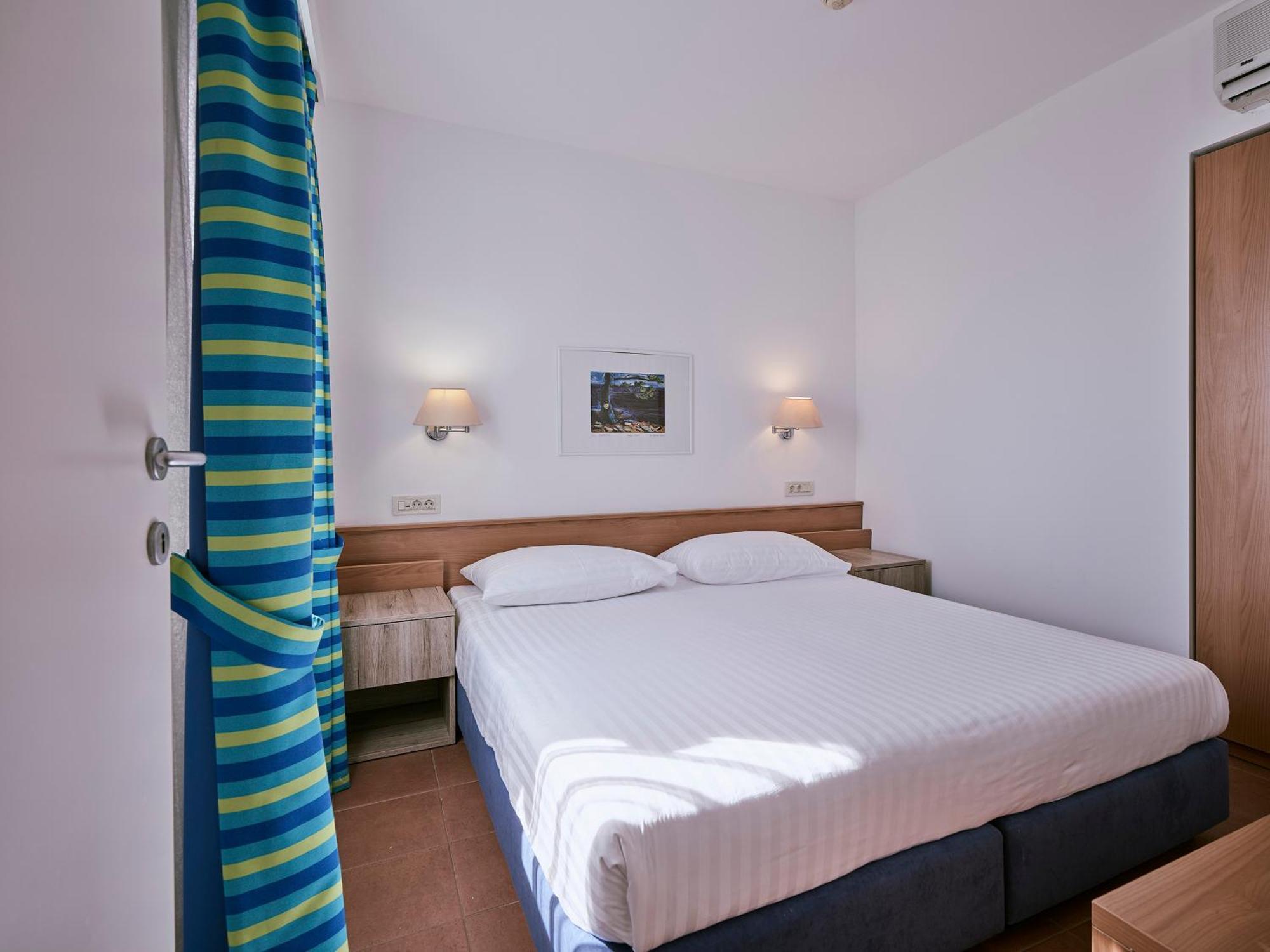 Koversada Apartments Naturist Park Vrsar Zimmer foto